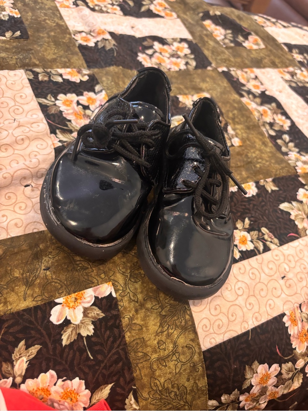 Kids Black Patent Lace-Up Dress Shoes size 25